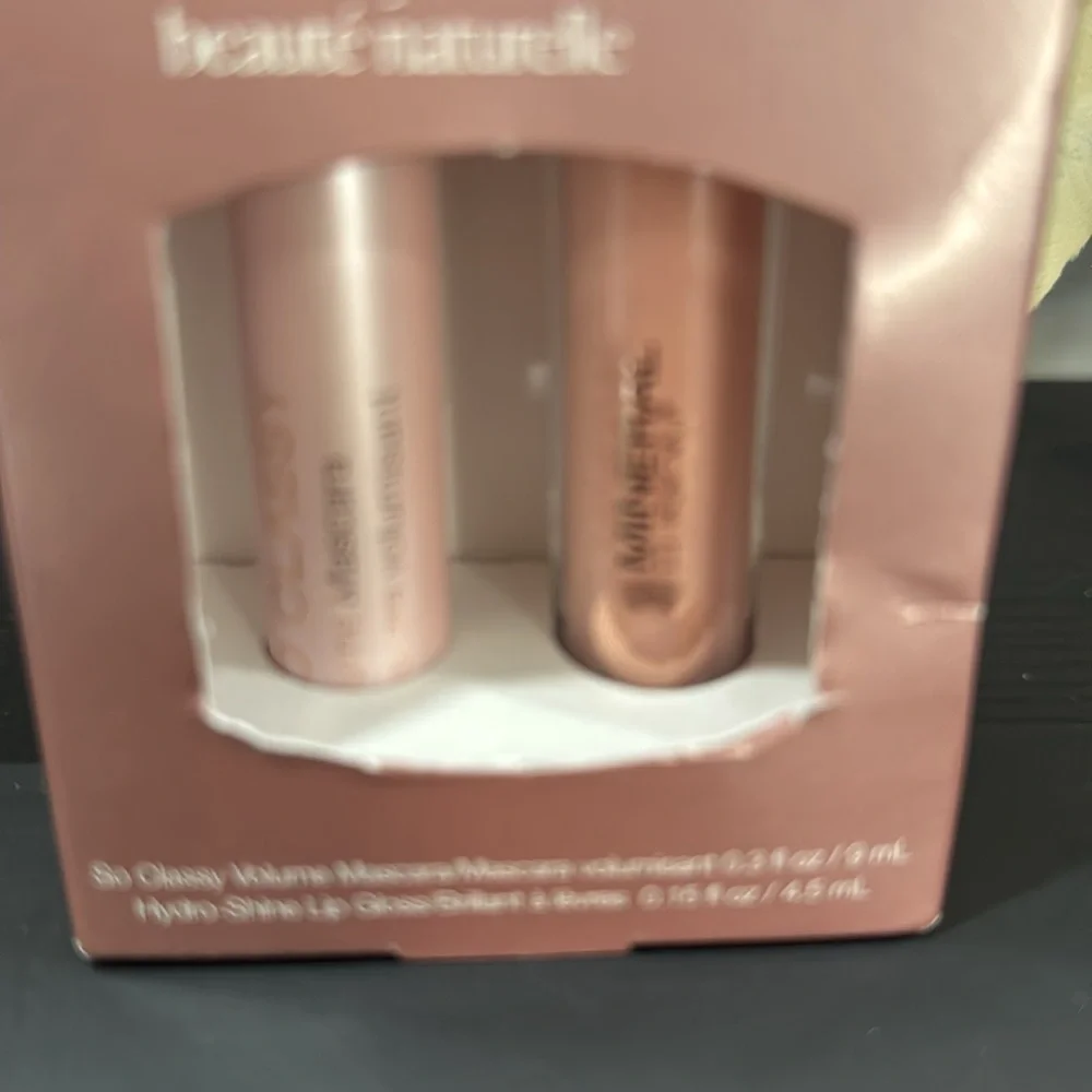 Mineral Fusion Natural Beauty Mascara/Lipgloss Kit soft Pink Set-Limited Edition